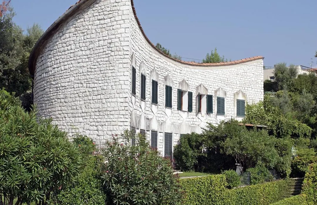 Villa Mezzaluna Diretta A Lago Con Piscina-1